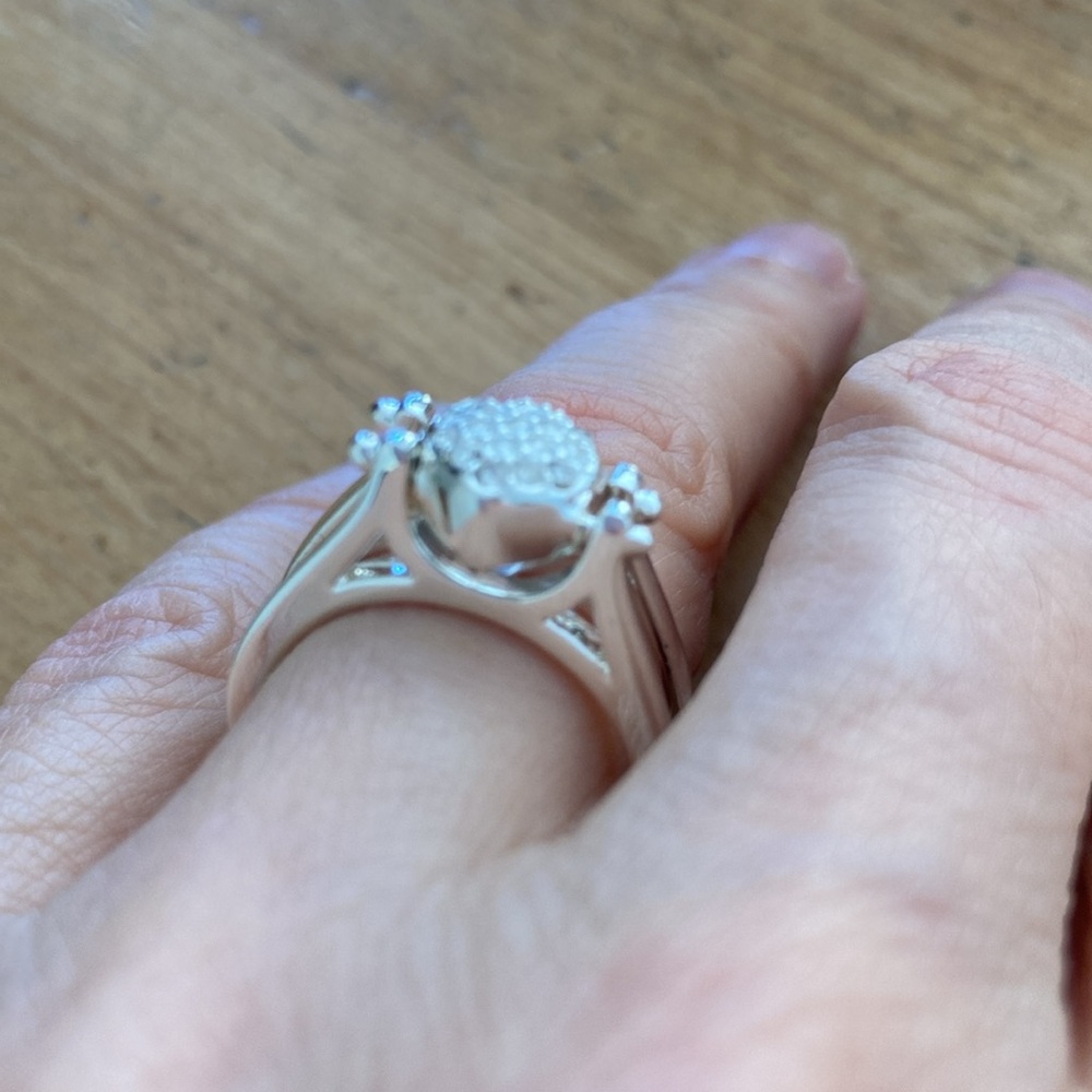 Avon Jewelry, Inverting Cocktail SilverTone Pave/Faceted Rhinestone 8 Ring R-2 - Picture 6 of 12